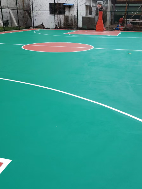 武宣 球场长期使用易出现地面开裂